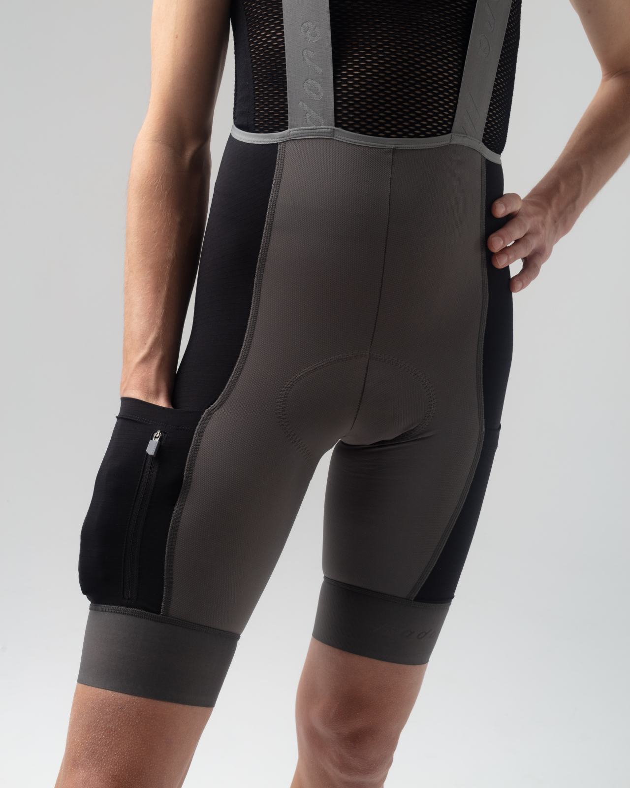 Distance Cargo Wool Bib Shorts Dark Gull Gray