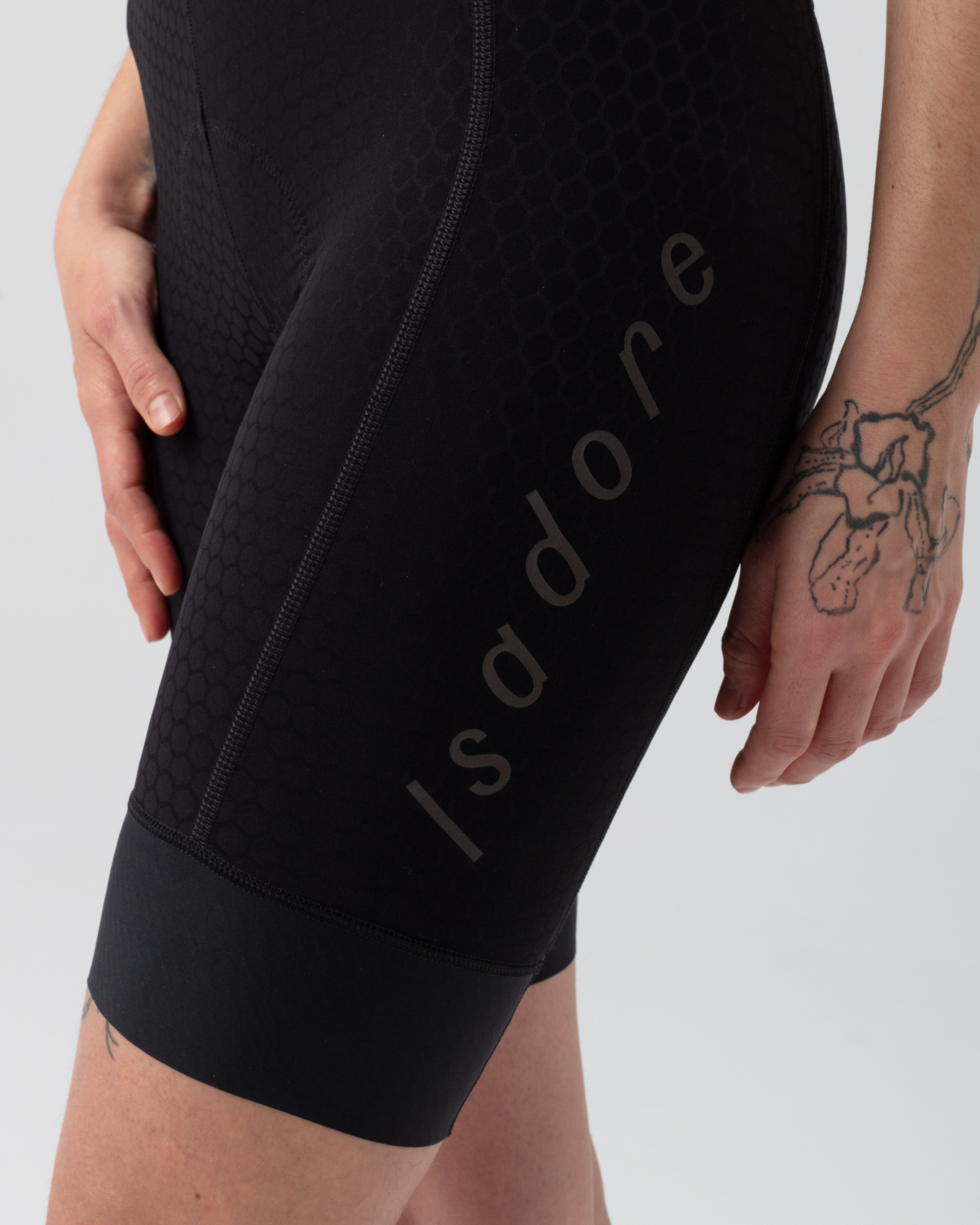 Women's Echelon Aero Bib Shorts Black / White