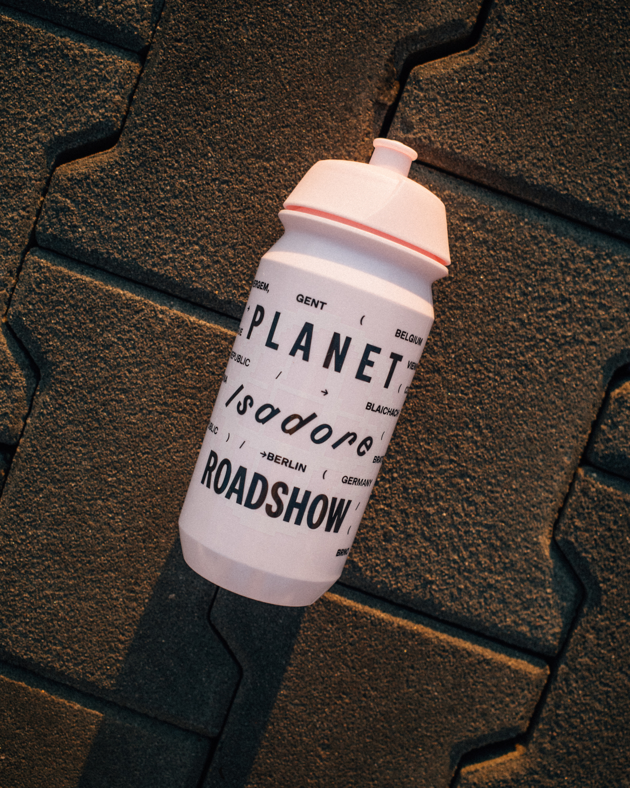 Isadore '25 Roadshow Bidon Pink