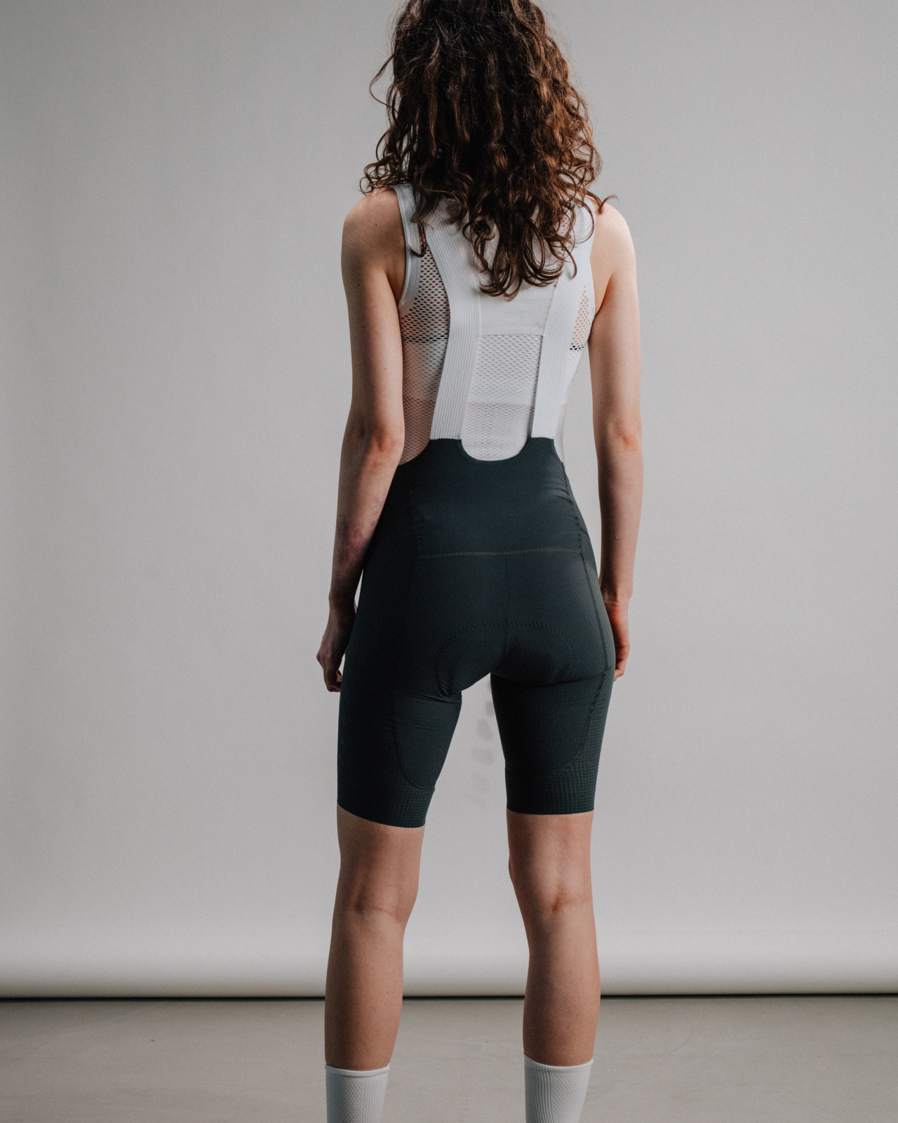 Women's Echelon Ultralight Bib Shorts Raven