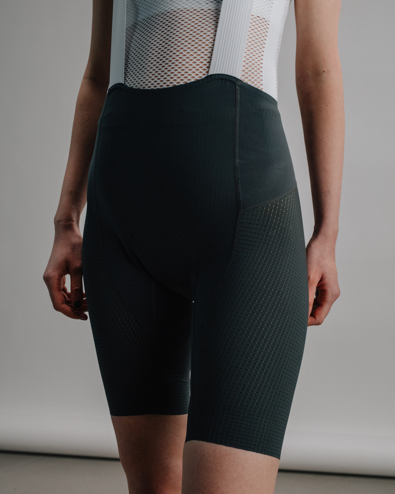 Women's Echelon Ultralight Bib Shorts Raven