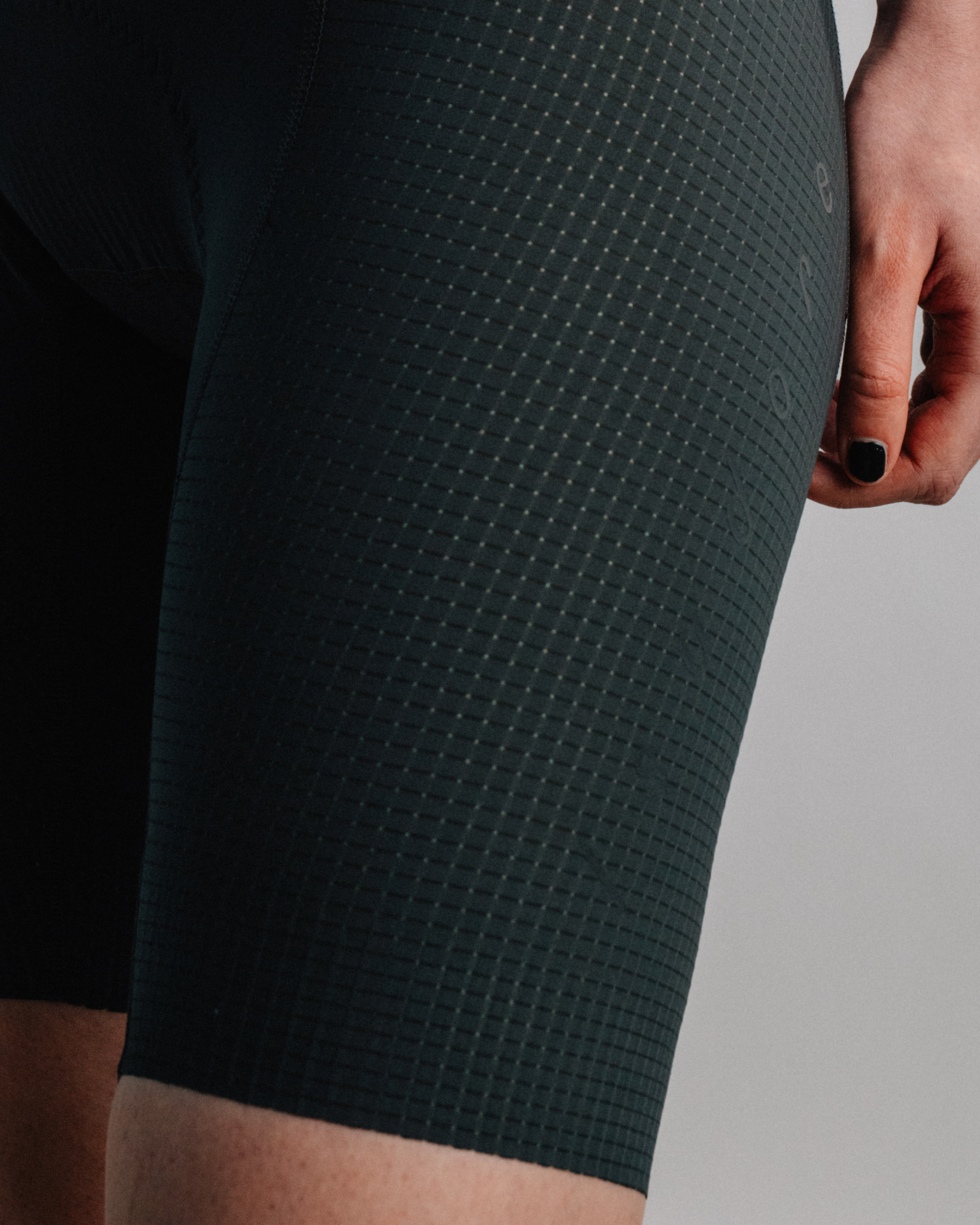 Women's Echelon Ultralight Bib Shorts Raven