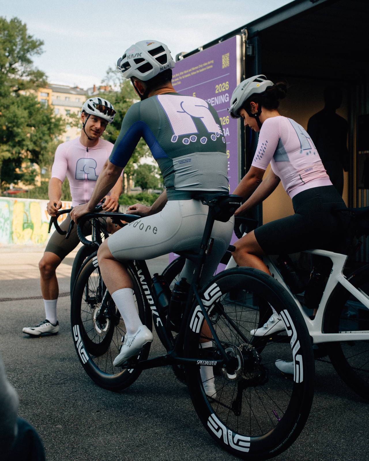 Bums on Tour Jersey Pink