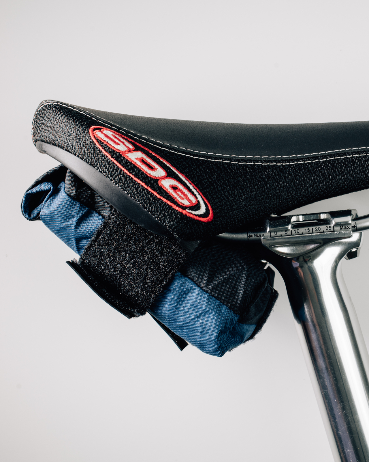 Isadore × reisefix Saddle Bag Anthracite