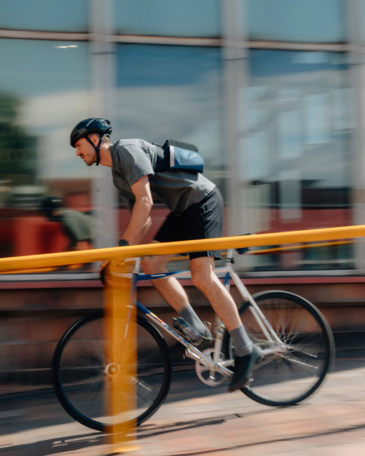 Isadore × reisefix Tech Musette Anthracite
