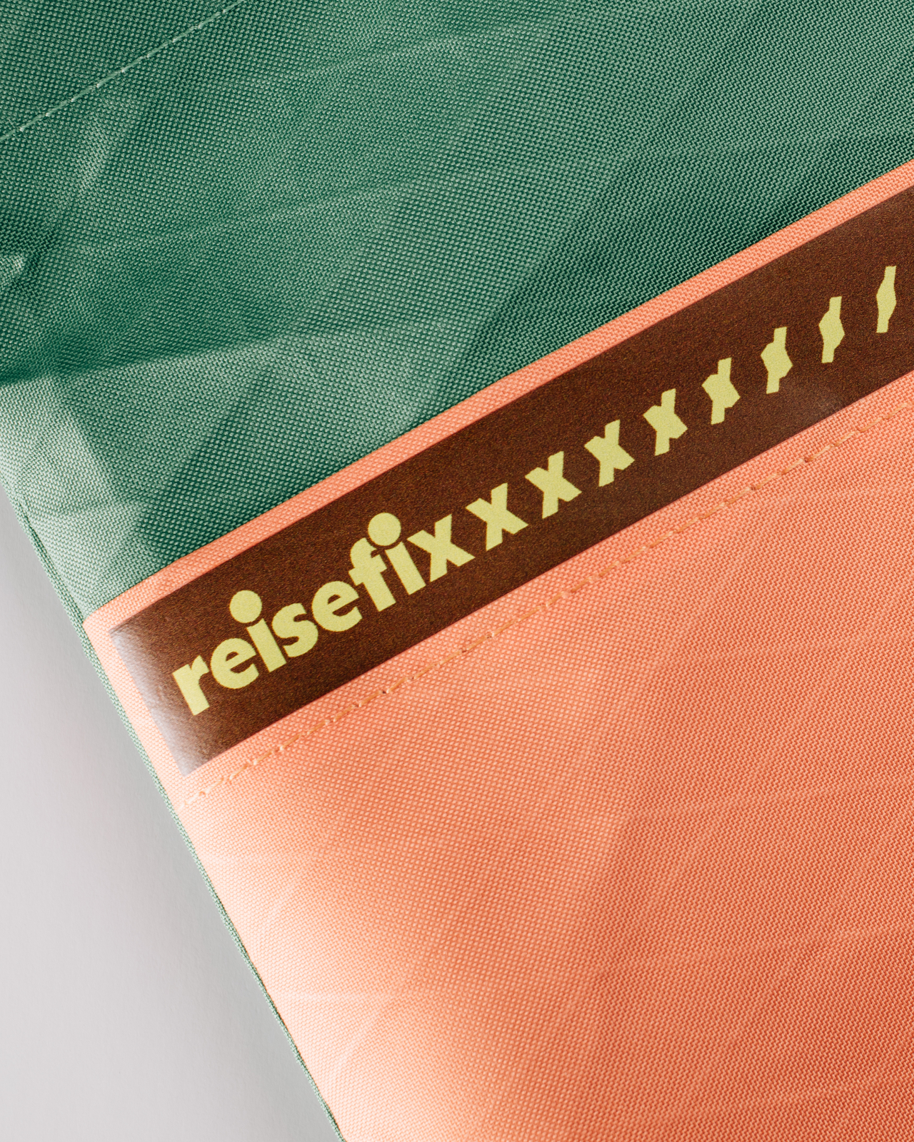 Isadore × reisefix Tech Musette Evergreen