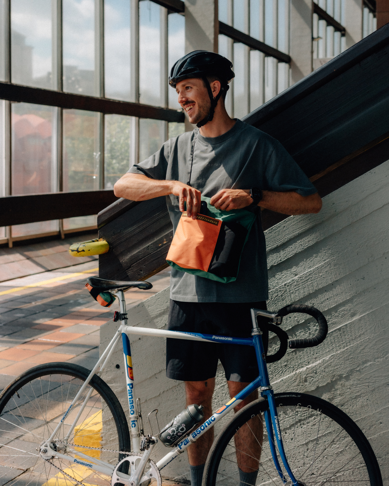 Isadore × reisefix Tech Musette Evergreen