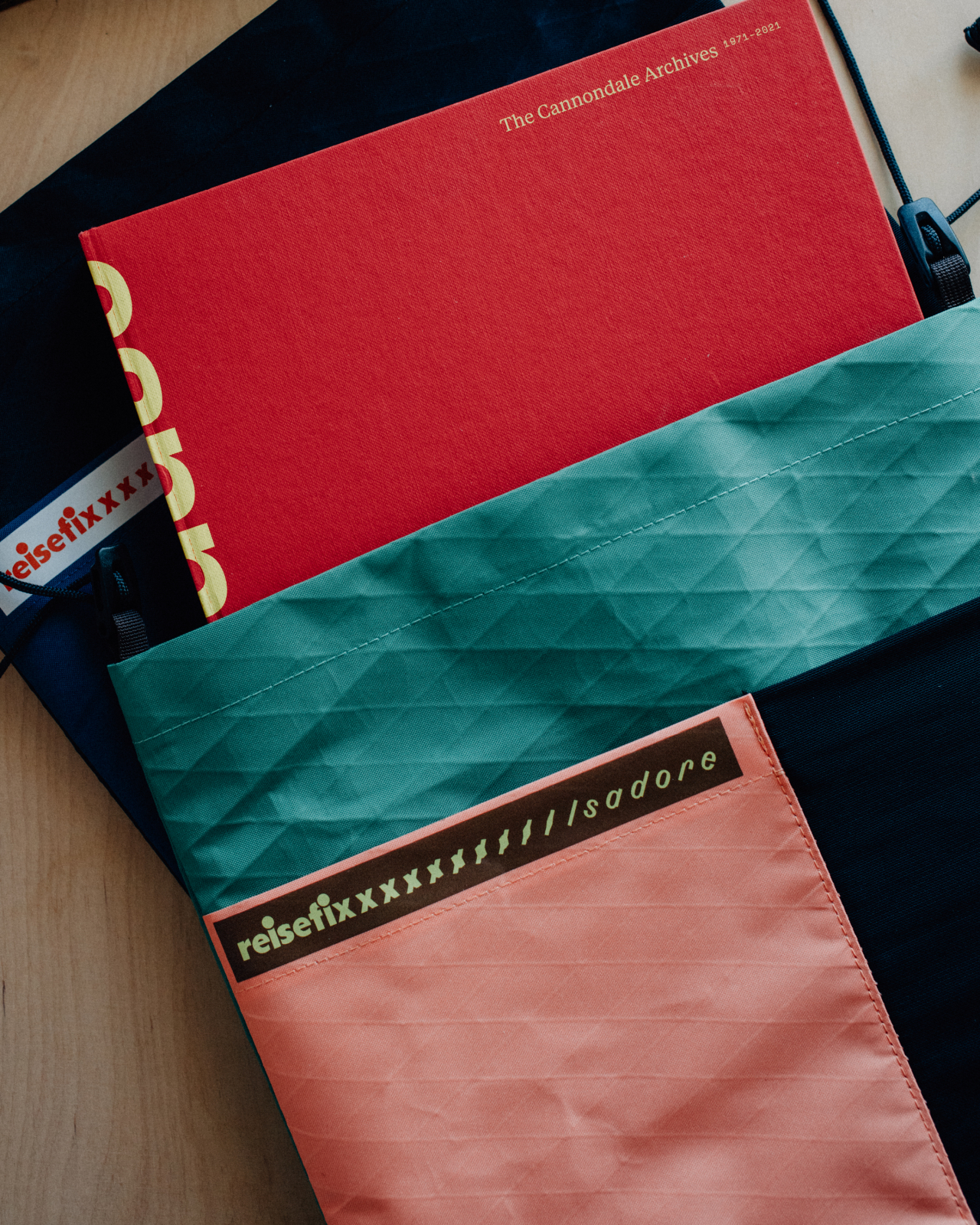 Isadore × reisefix Tech Musette Evergreen