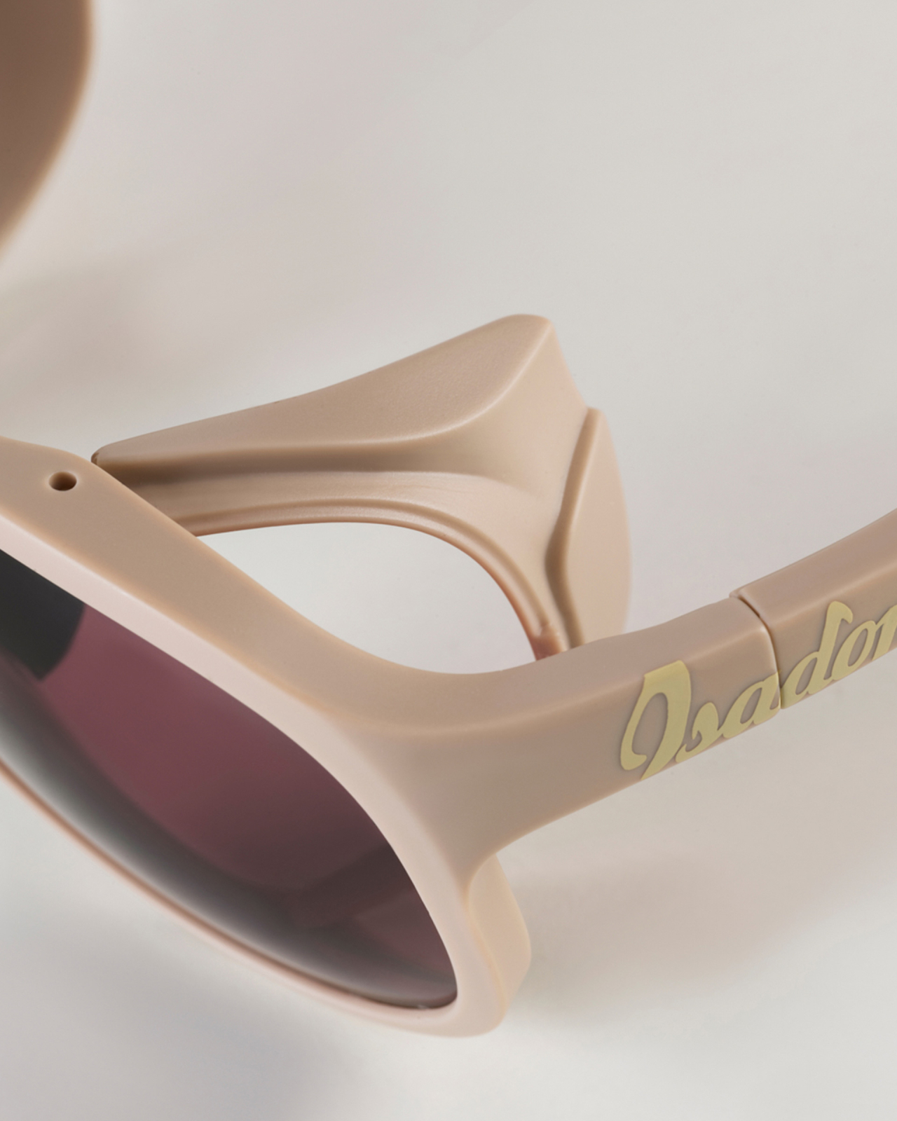 Isadore x Alba Optics Solo Sandstorm
