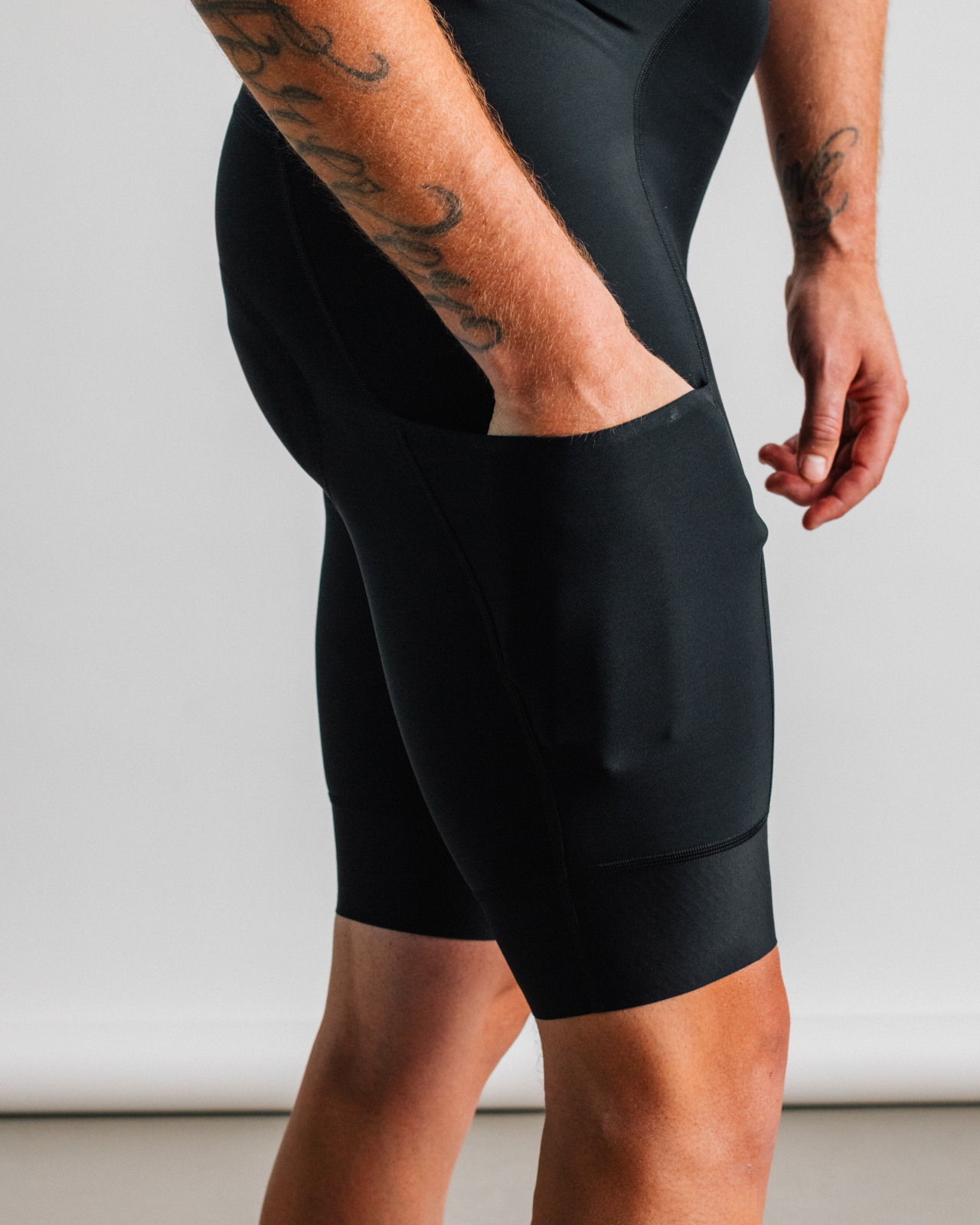 Signature Thermal Cargo Bib Shorts Black