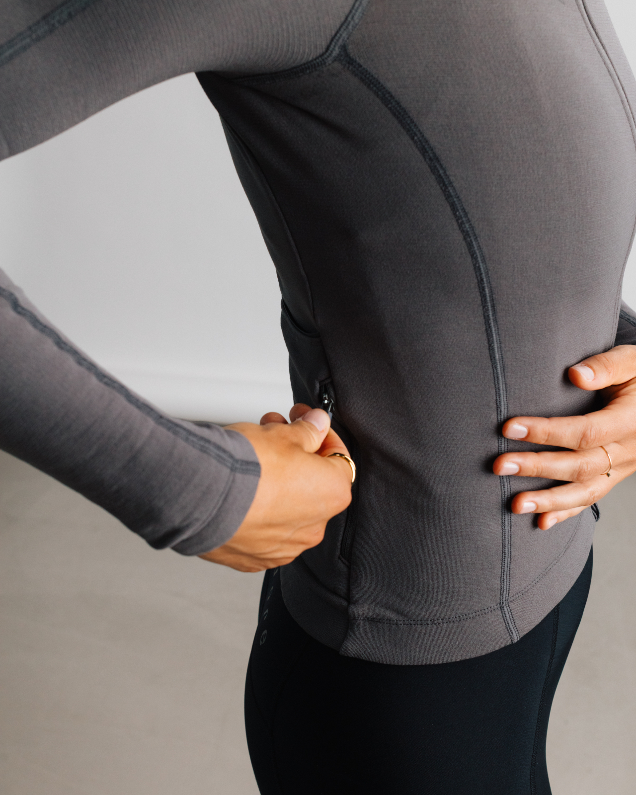 Women's Signature Merino Tech Long Sleeve Jersey Dark Core