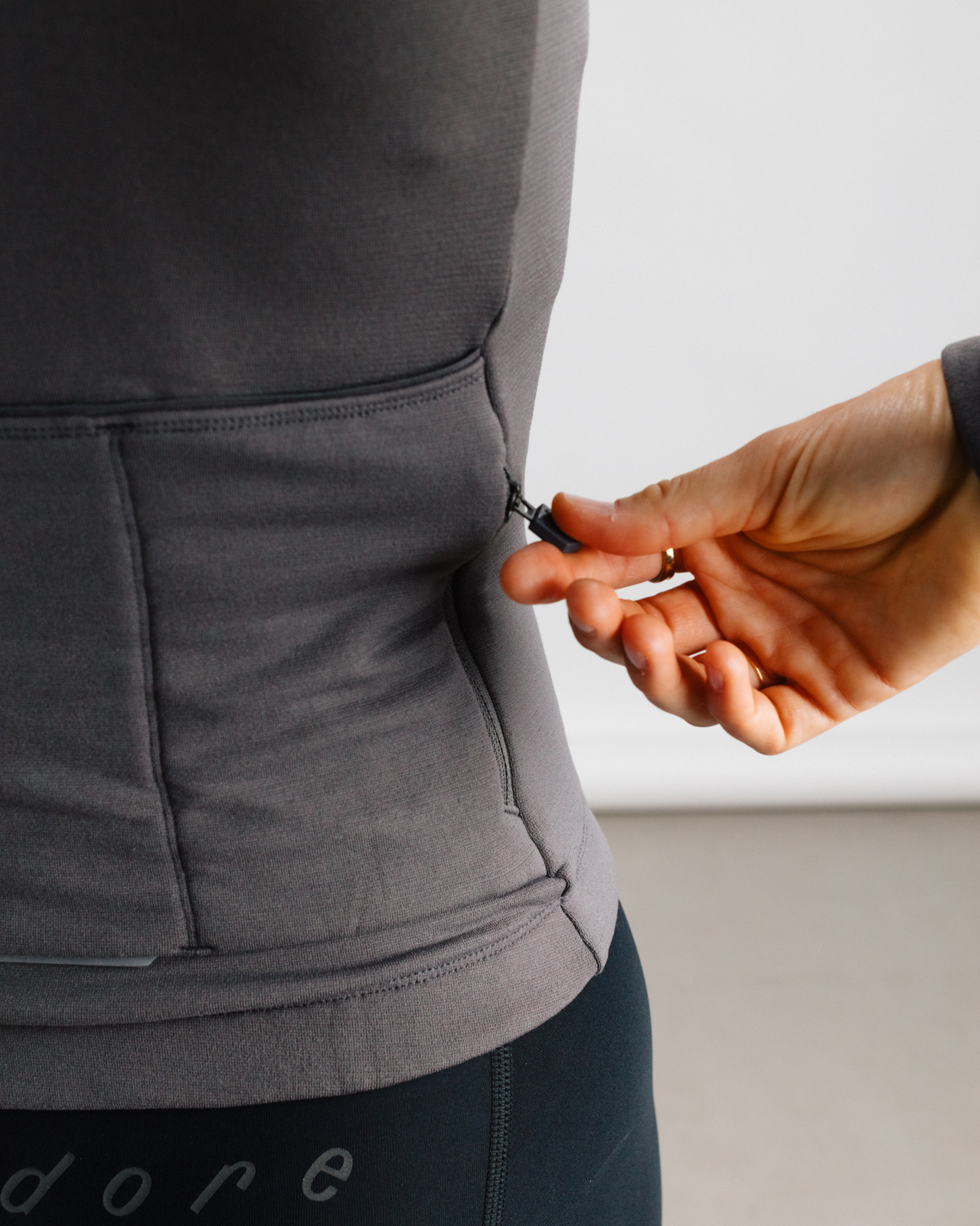 Women's Signature Merino Tech Long Sleeve Jersey Dark Core